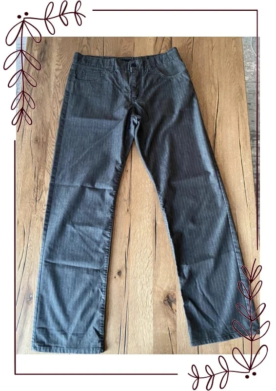 Pantalon droit gris foncé à fines rayures JULES T44, excellent état